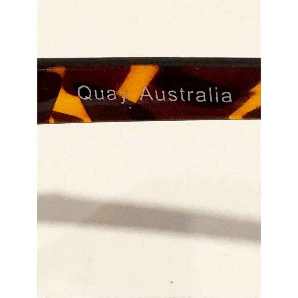 QUAY Australia HARLEM Round Cat Eye Sunglasses Brown tortoise